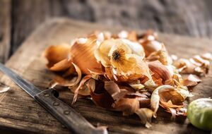 Із цибулевого лушпиння можна зварити заспокійливий чай