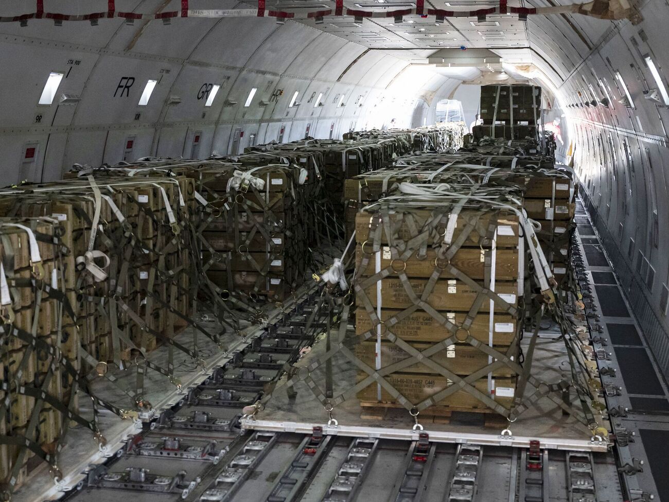 Пакет військової допомоги Україні буде останнім для адміністрації Байдена, яка йде, зазначило AP