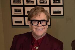 Элтон Джон 4 сентября сообщил, что частично потерял зрение