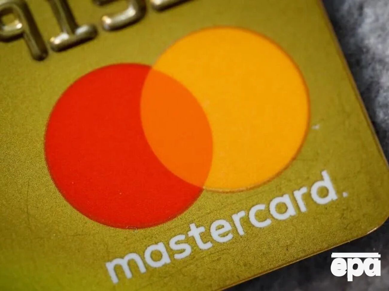 В офіційних документах НБУ вимог щодо блокування рахунків за проведення таких операцій немає, наголосили в Нацбанку