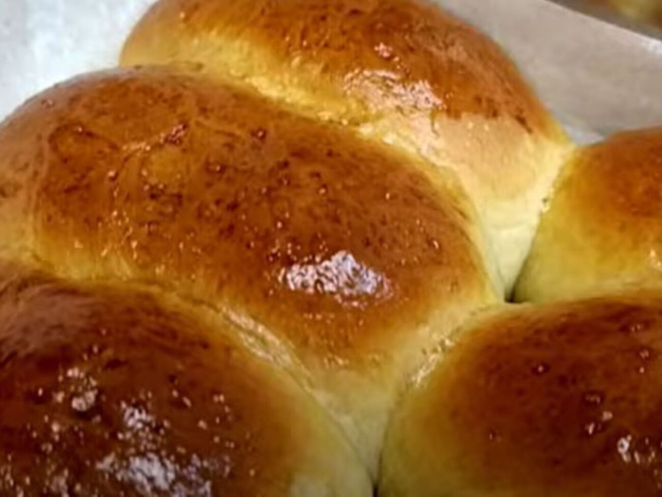 Выпекайте пироги при 150 °C 50 минут