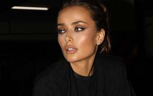 Мішина показала манікюр