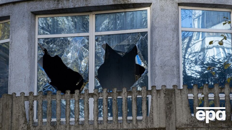 КАБ разрушили жилой дом, повредили предприятие и детсад, рассказал Мрочко