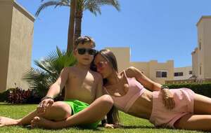 Актриса отдыхает с сыном