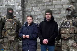 Щоб їхні вилазки не викликали підозр, подружжя брало із собою свою трирічну дитину