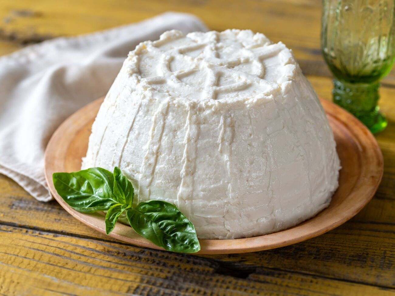 Сыр брынзу легко приготовить дома