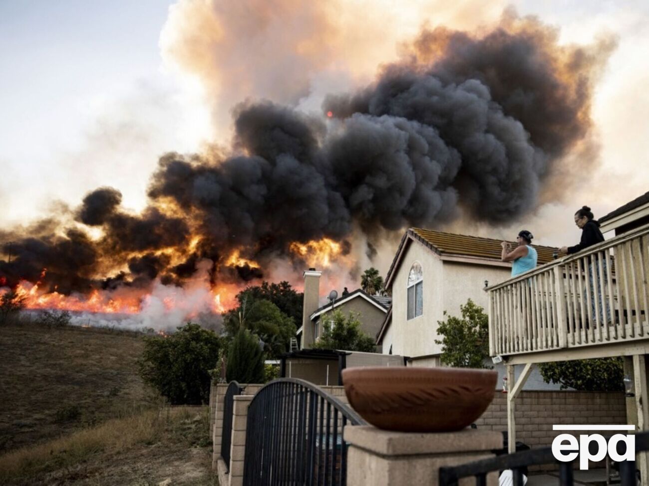 Перед началом пожара Национальная метеорологическая служба предупредила о высоком уровне пожарной опасности