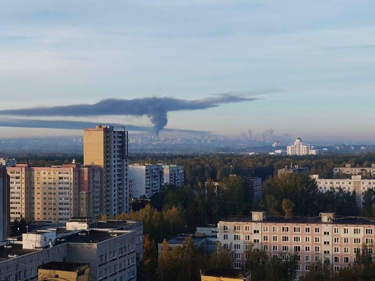 Власти утверждают, что пожар не связан с атакой БПЛА