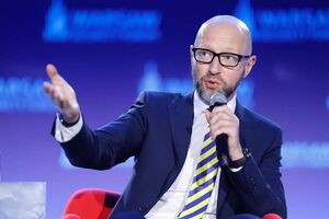 Захід марно сподівається, що РФ доєднається до вільного світу, вважає Яценюк