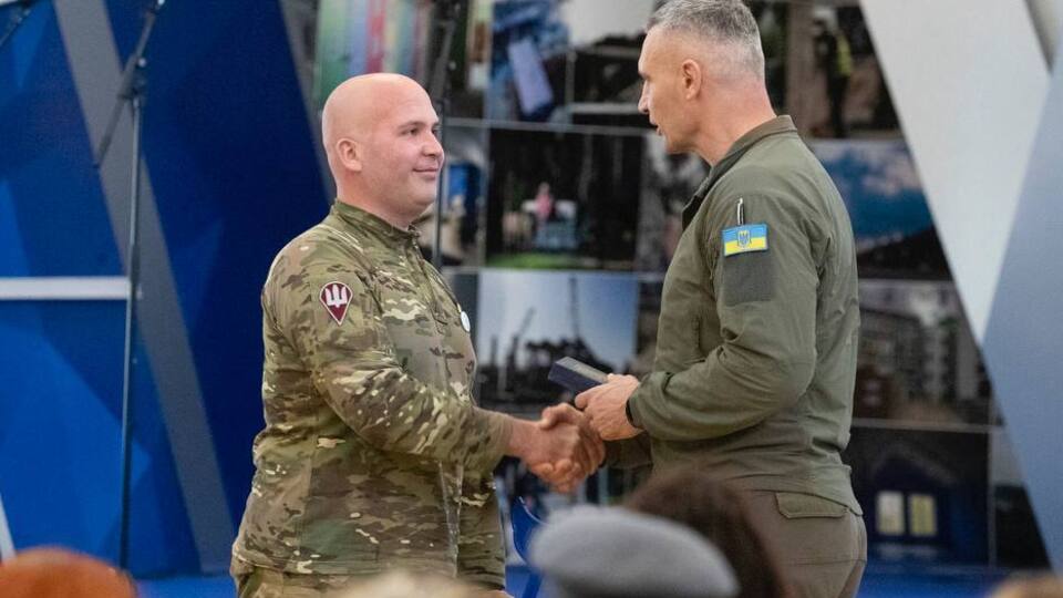 В рядах ВСУ служит более 150 тыс. киевлян, отметил Кличко