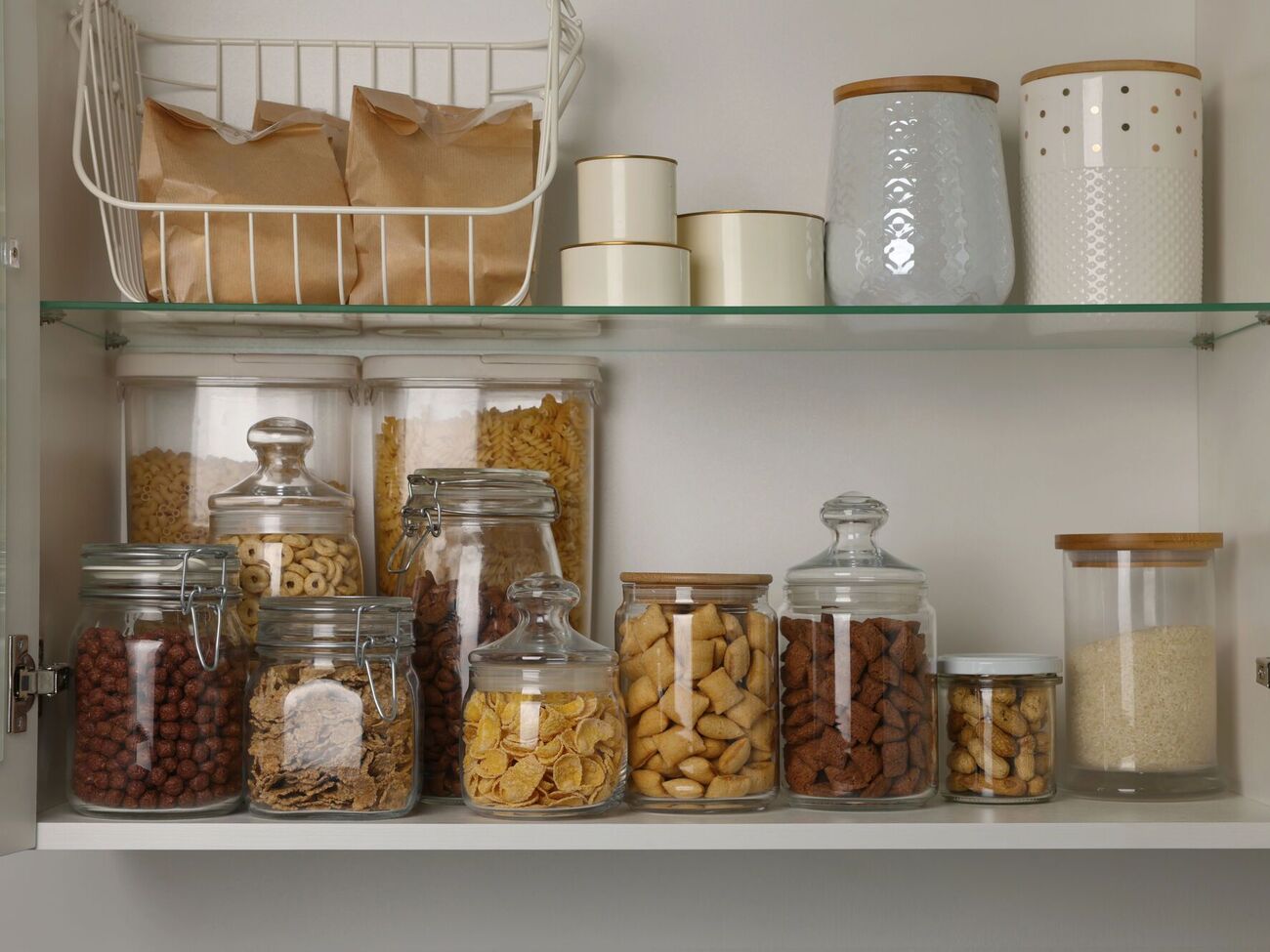 Крупы нужно хранить в стеклянных емкостях