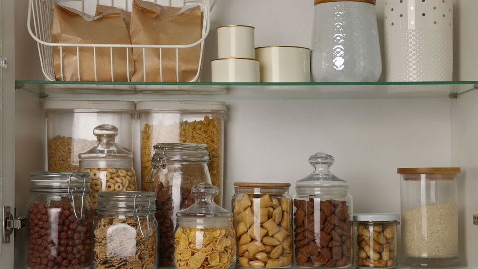 Крупы нужно хранить в стеклянных емкостях