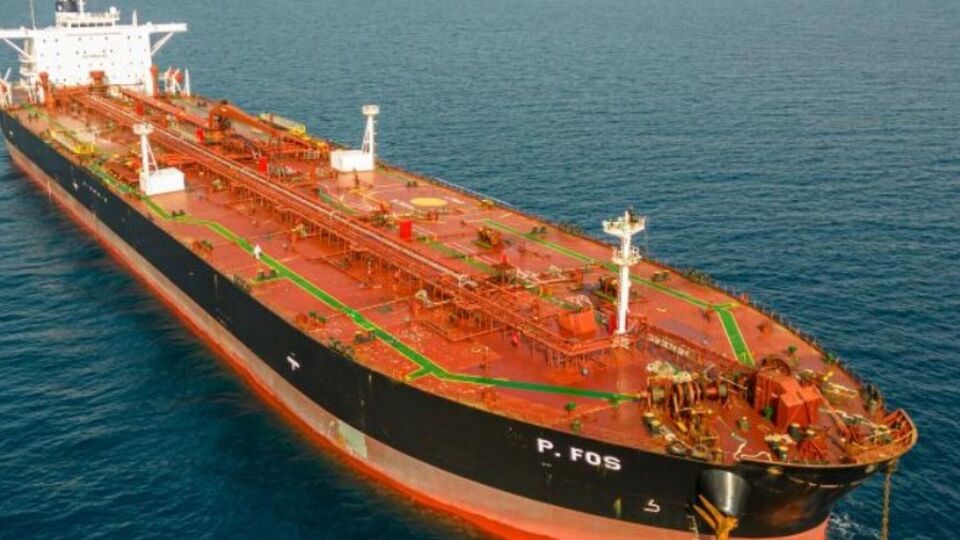 Затримані члени екіпажу Boracay відрекомендувалися як капітан судна і його перший помічник