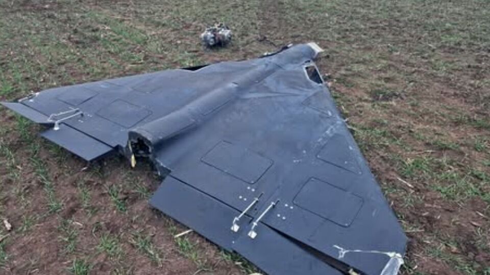 Среди обломков специалисты обнаружили миникомпьютер, способный обрабатывать видео и выполнять поиск целей