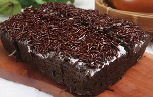 Для этого десерта понадобится 350 г шоколадного печенья