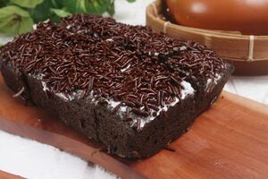 Для этого десерта понадобится 350 г шоколадного печенья