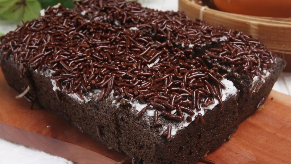 Для этого десерта понадобится 350 г шоколадного печенья