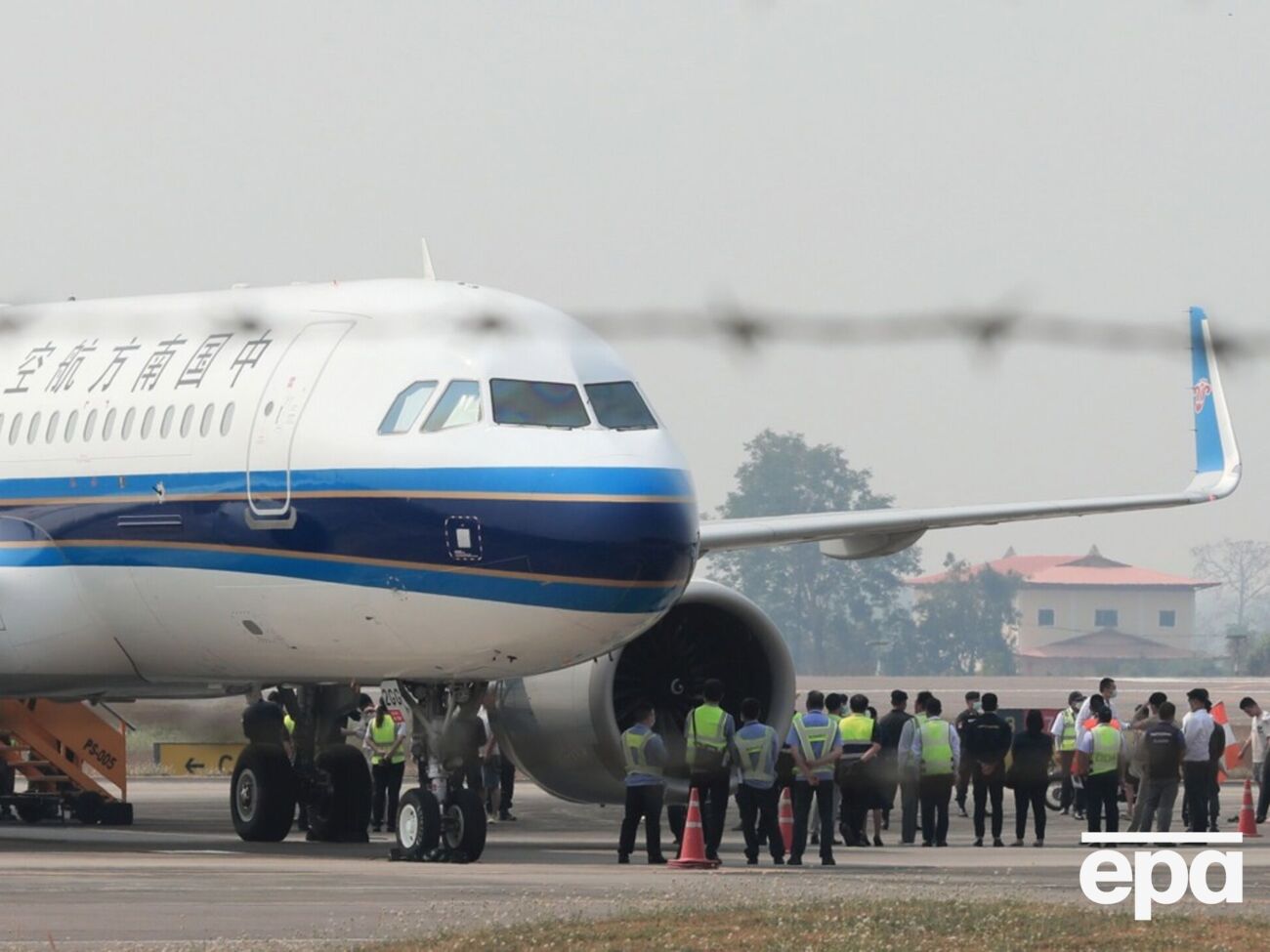 Китайские авиакомпании не попали под ограничения и продолжают летать над Россией