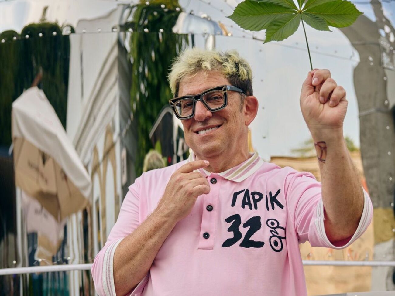 День после обстрела – это получить уведомление, что к тебе идет заказанный в 4.00 красный кардиган