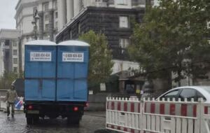 Після обстрілу РФ 10 жовтня 2025 року урядовий квартал столиці залишився без водопостачання