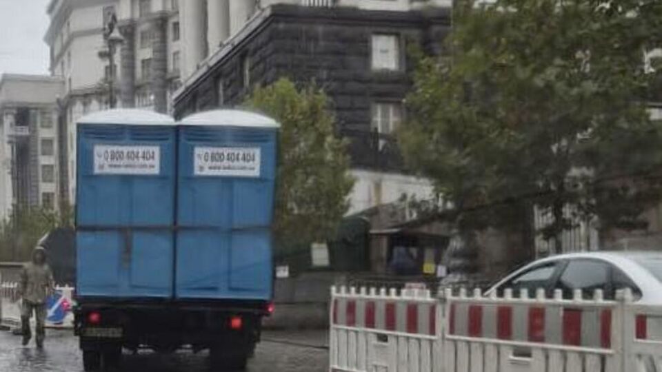 После обстрела РФ 10 октября 2025 года правительственный квартал столицы остался без водоснабжения