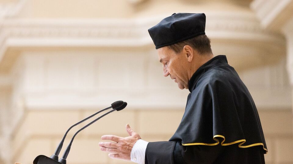 Сікорський 10 жовтня розпочав візит в Україну