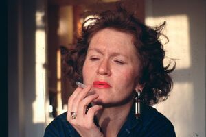 Я лежала в кровати, рядом – пес, а вокруг бесновалась смерть. Она была невидима, но слышима
