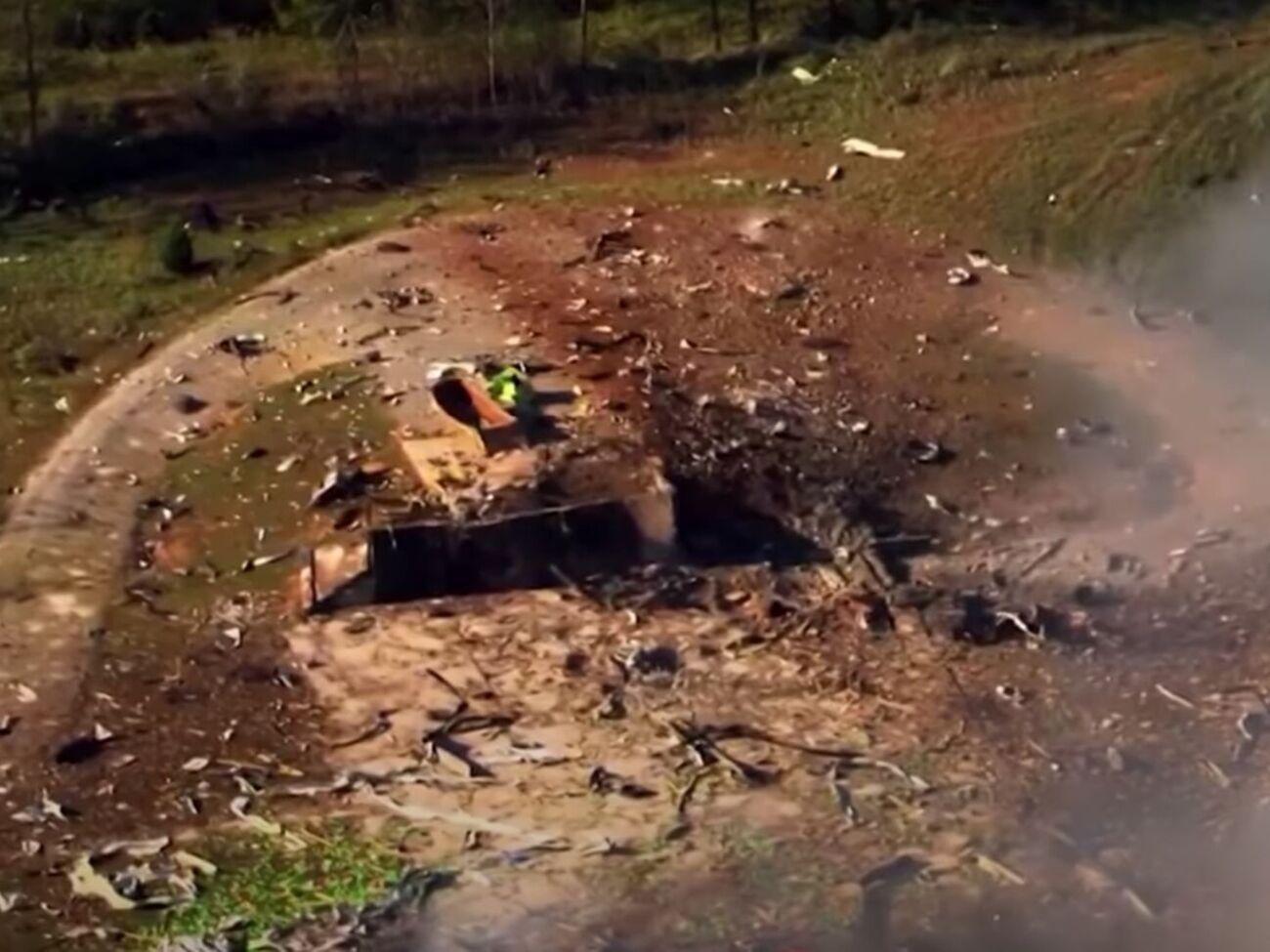 Спасатели долгое время не могли приблизиться к месту происшествия из-за вторичной детонации