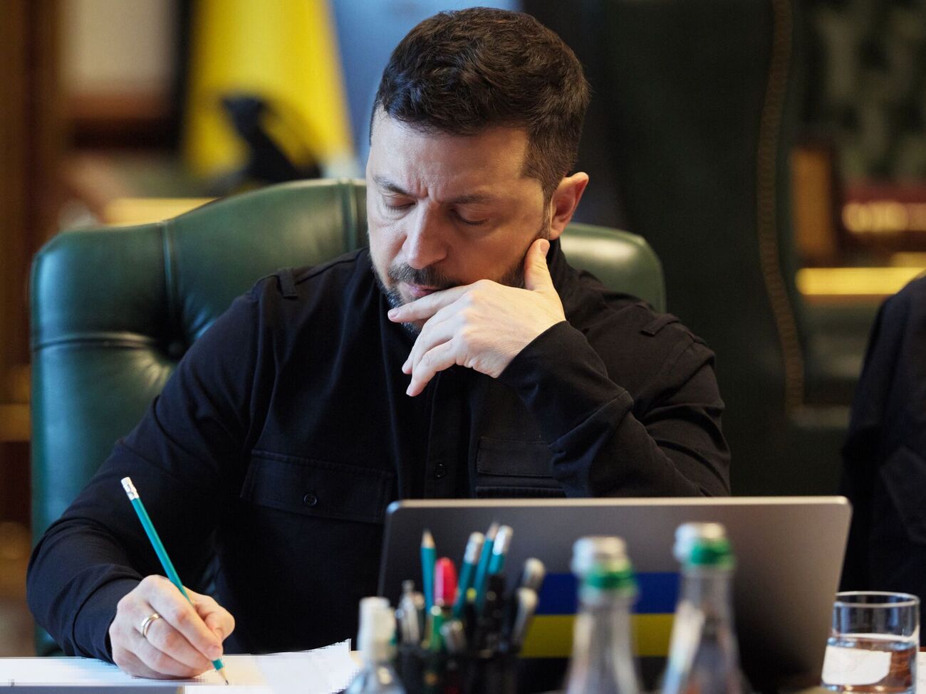 Зеленский рассказал Стармеру и Мерцу о последствиях террористического удара РФ по энергоинфраструктуре Украины