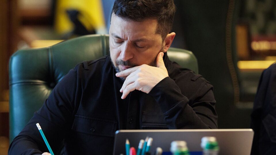 Зеленский рассказал Стармеру и Мерцу о последствиях террористического удара РФ по энергоинфраструктуре Украины