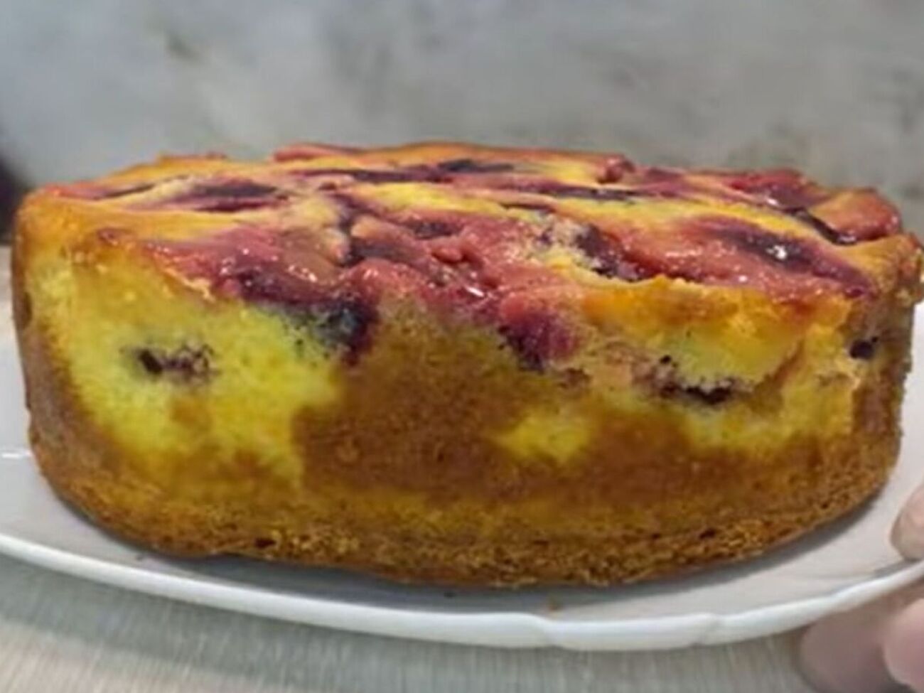 Пирог можно доставать из формы после полного остывания