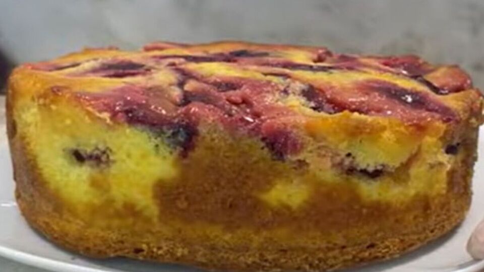 Пиріг можна діставати з форми після повного остигання