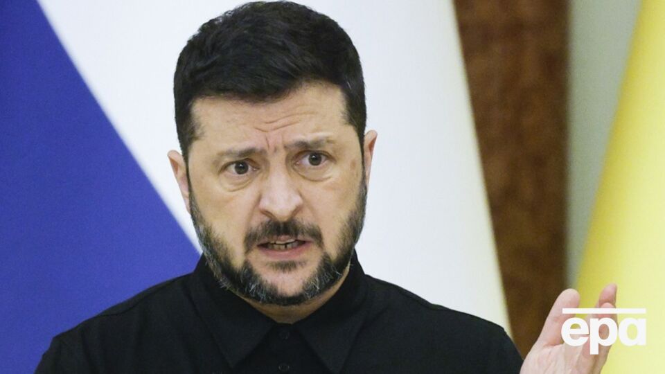 Зеленский отметил, что прежде всего необходимо выстоять и победить страну-агрессора Россию