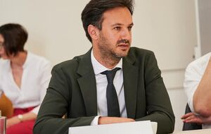 По словам Тихого, обвинения со стороны Венгрии в сторону Украины "стали постоянными, а их абсурдность только растет"