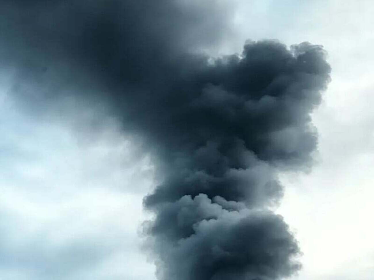 По словам местных, в окрестностях Волгограда раздалось от пяти до семи мощных взрывов