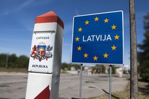 Незаконно оставшихся россиян из Латвии могут депортировать