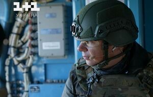 Комаров 9 жовтня в ефірі "Сніданку з "1+1" пояснив, що в його випуску про ППО кожен кадр, дію і фразу погоджено з військовими