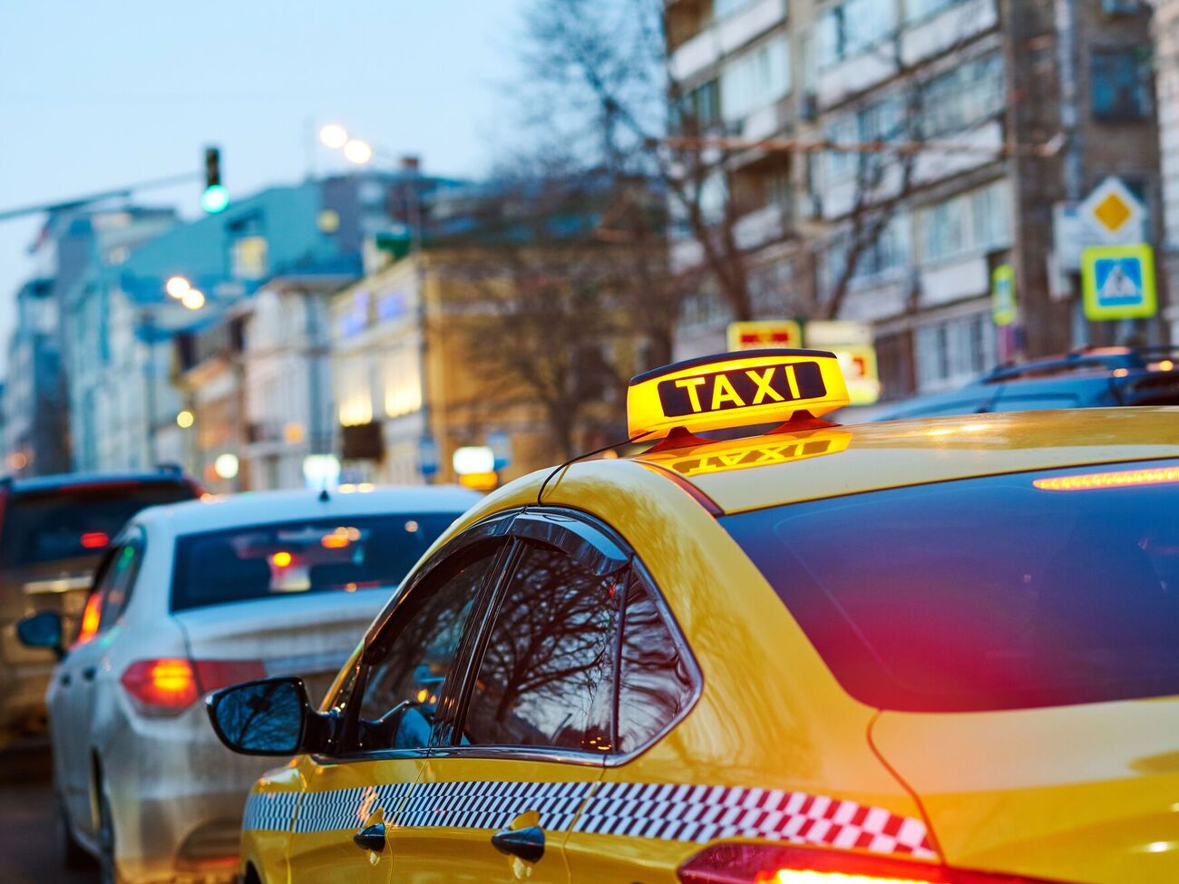 За словами блогерки, сам таксист може лише запропонувати підвищення ціни на 5%, 10% або 15%