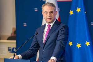 Как отметил Гавковский, Польша ежедневно сталкивается с от 2 тыс. до 4 тыс. инцидентов, и от 700 до 1 тыс. из них берут в работу