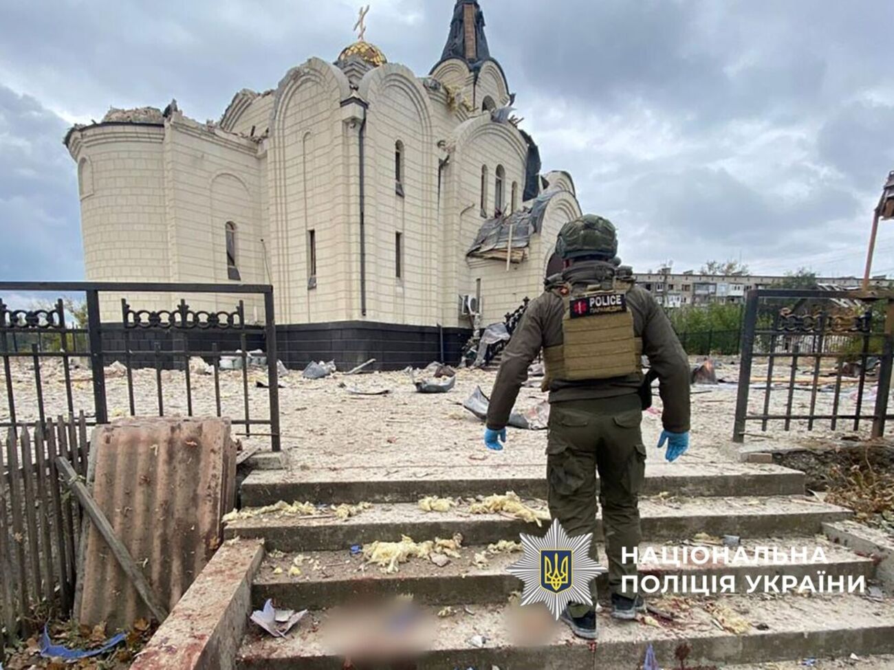 Батько-священник і дідусь дитини дістали поранення внаслідок російської атаки храму