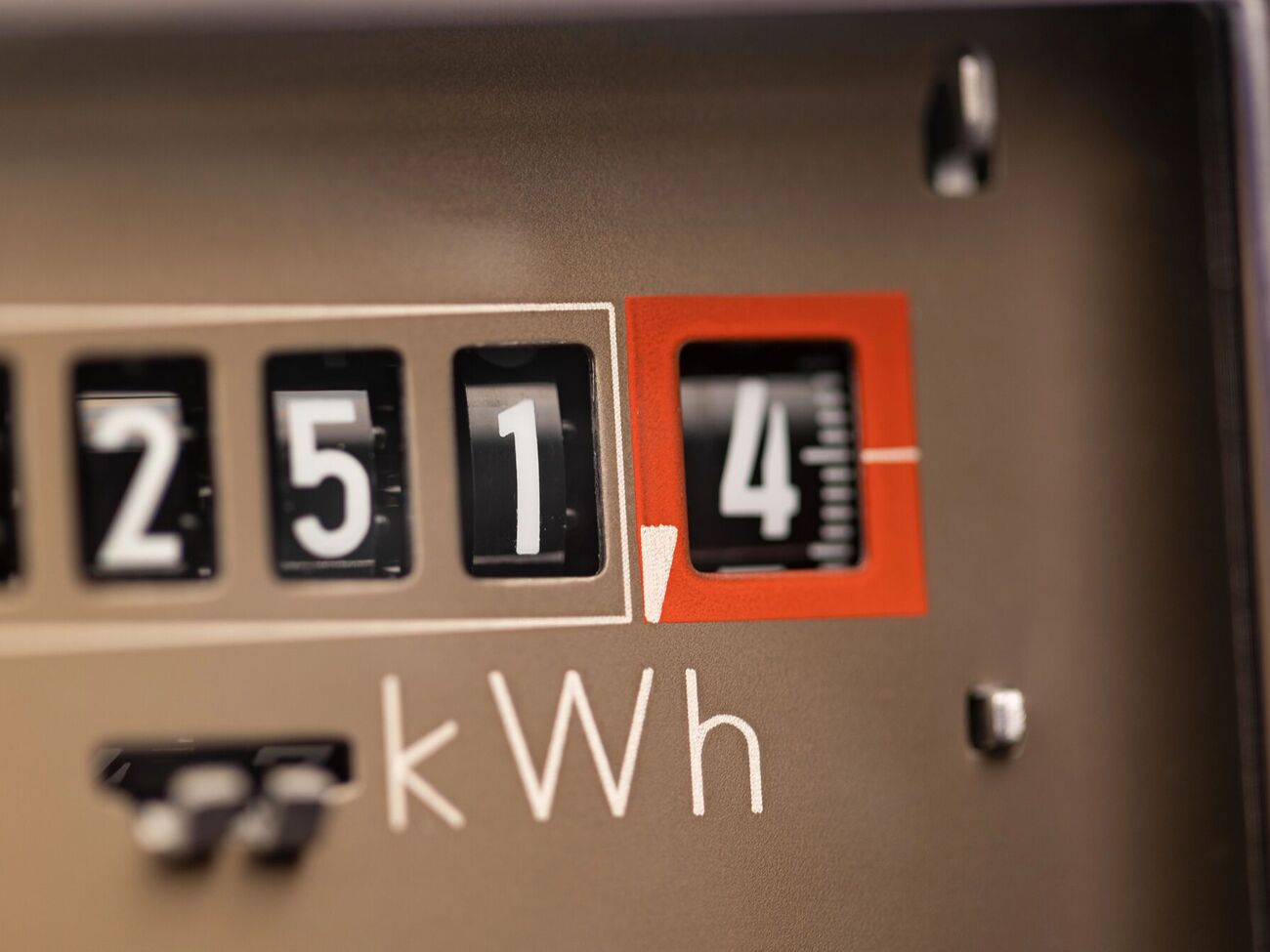 Предложенные изменения не ограничивают права потребителей, а устраняют лазейки для должников, отметили в ВЭА