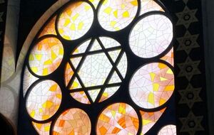 В еврейской общине назвали инцидент "направленным, жестоким и подготовленным антисемитским актом"