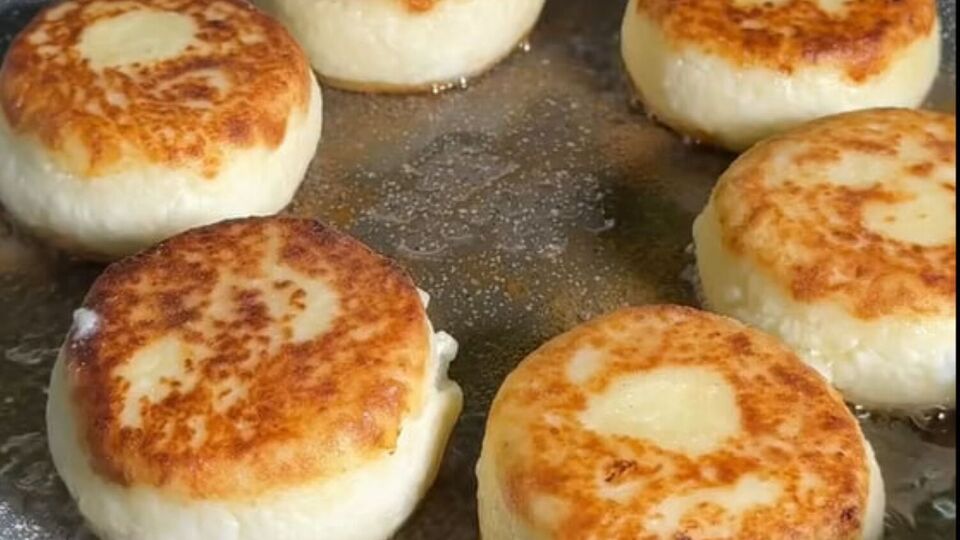 Для приготовления сырников понадобится манка