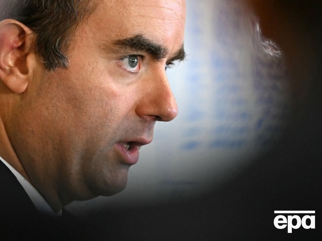 Лекорню подчеркнул, что "не держится за должность"