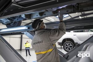 Renault прийшла на російський ринок на початку 1990-х років, нагадує The Moscow Times