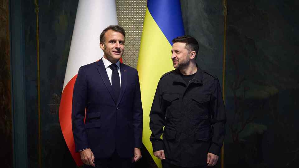 Макрон и Зеленский поговорили по телефону