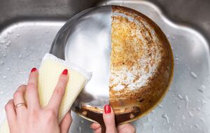 После мытья сковорода заблестит как новая