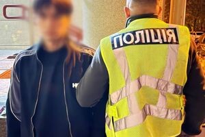 Оперативники установили личность подозреваемого и в течение нескольких часов разыскали его в квартире друга