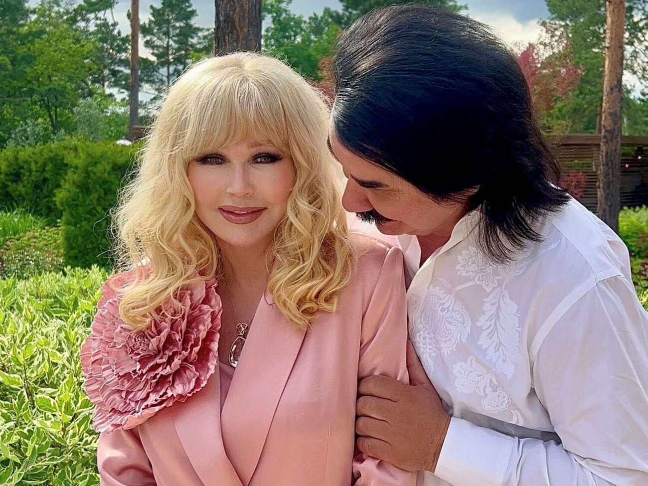 По словам Зиброва, жена не позволяет ему есть вареники и деруны