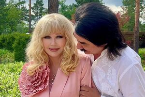 По словам Зиброва, жена не позволяет ему есть вареники и деруны